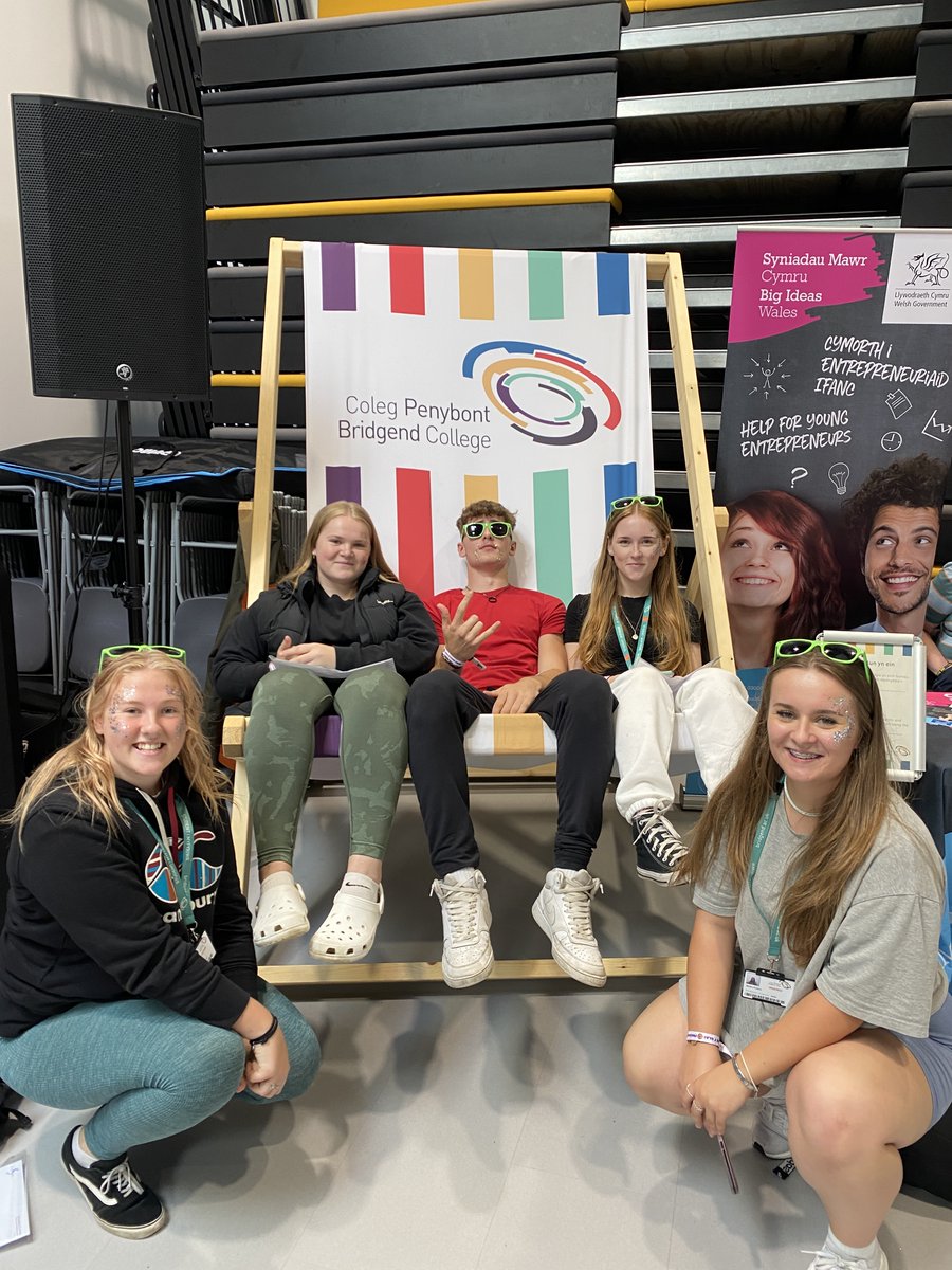 Bridgend Student Life tweet media