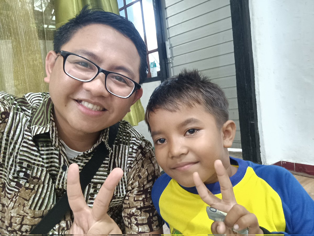 Hamdalah, kembali berkesempatan berinteraksi dengan anak-anak belajar Al-Qur'an dan mengaji di Rumah Syamil Qur'an Kupang

moga kelak bisa menjadi dan berkumpul bersama Ahlul Qur'an 😁🤲