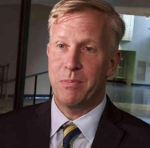 TheLCN's tweet image. "@RepJacobs (R)NY-27) has introduced #legislation which would place additional protections on licensing high-powered #assault #weapons. #Jacobs is leaving office at the end of his current term in January.
LCN: bit.ly/3Bu77IP