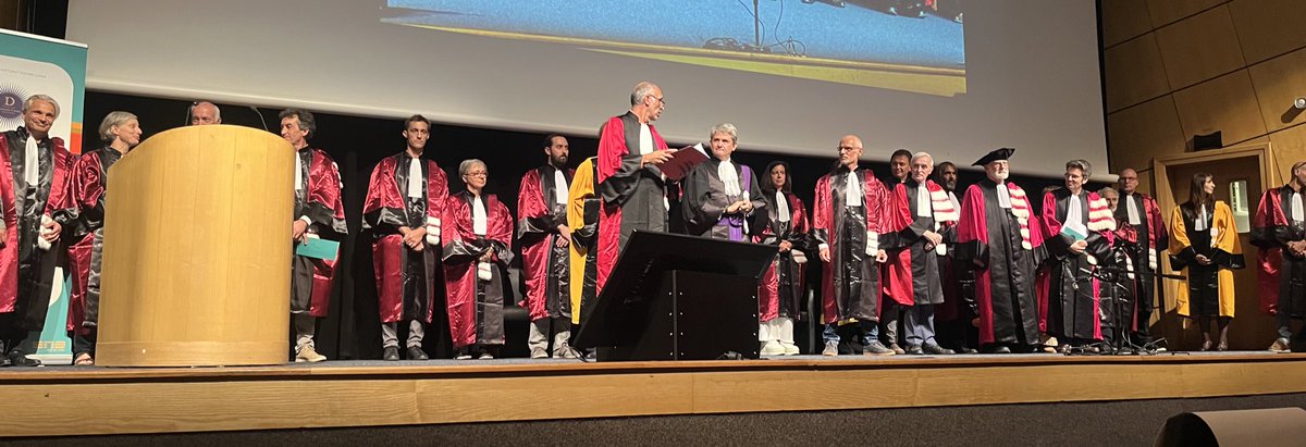 Émue et honorée d'avoir pu échanger avec D.Meadows et de l'avoir accompagné hier, alors qu'il recevait les insignes du Doctorat Honoris Causa à l'@ENSdeLyon pour ses travaux précurseurs &amp; fondamentaux sur les limites à la croissance dans un monde fini
#TheLimitsToGrowth, 50 ans !