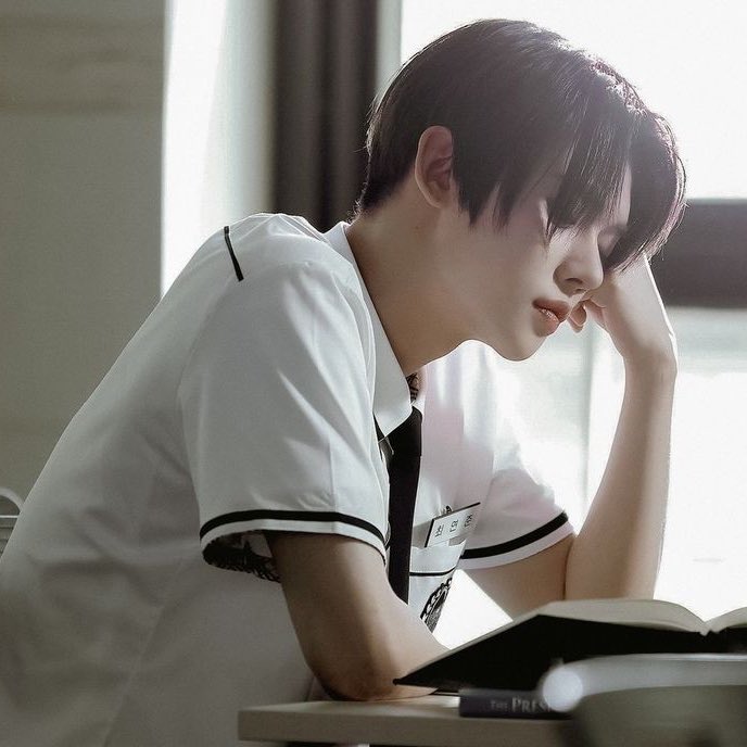 kooorong's tweet photo. 연준 센빠이 ❤️ https://t.co/765GECtALA