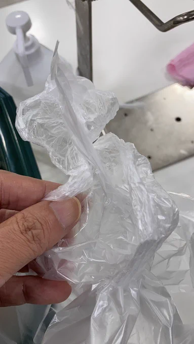 世にも珍しい切れてない不良品のビニール袋 