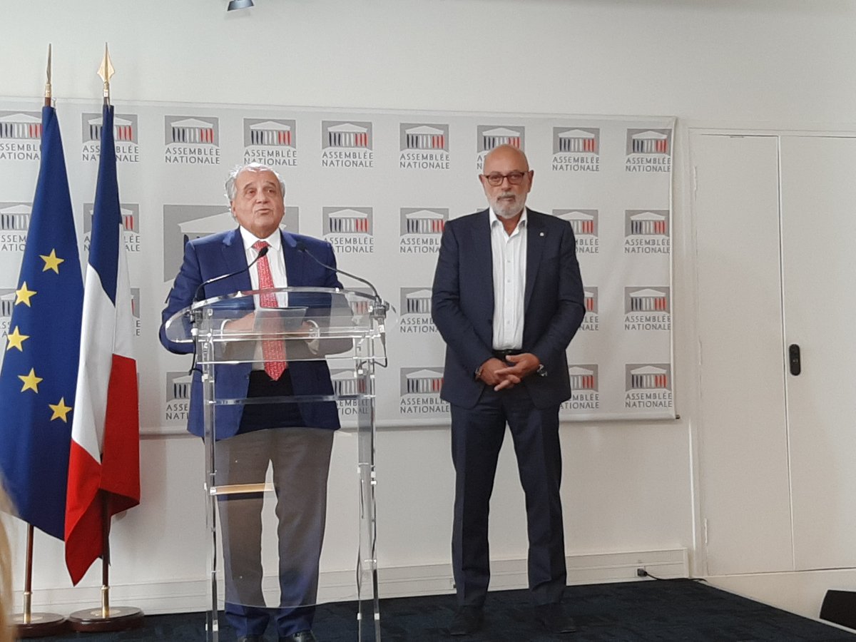 #retraite 
Jean Paul Mattei président du groupe Modem met en garde le gvt :
"Nous ne sommes pas favorables à un amendement dans le PLFSS. Nous voterions contre, on ne pourra pas accepter une réforme des retraites à travers un amendement. Inenvisageable."
#DirectAN 
<a href="/LCI/">LCI</a> 
<a href="/TF1Info/">TF1Info</a>