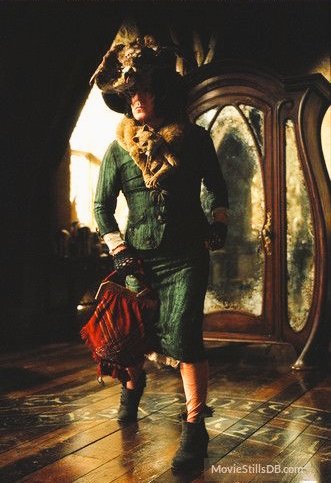 dearsidneyy's tweet image. Granny Snape is sexy Snape ☝️