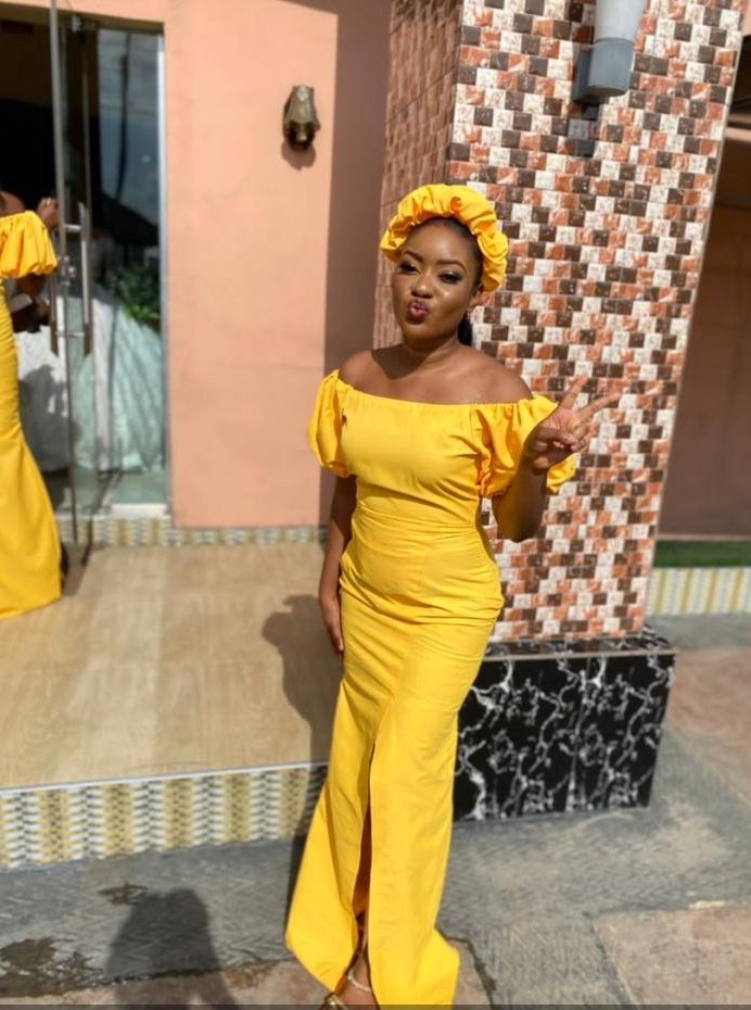 elekwa_un's tweet photo. @iamkester_ Yellow fits good when Bliss wears it https://t.co/mU2ni8Fd3U