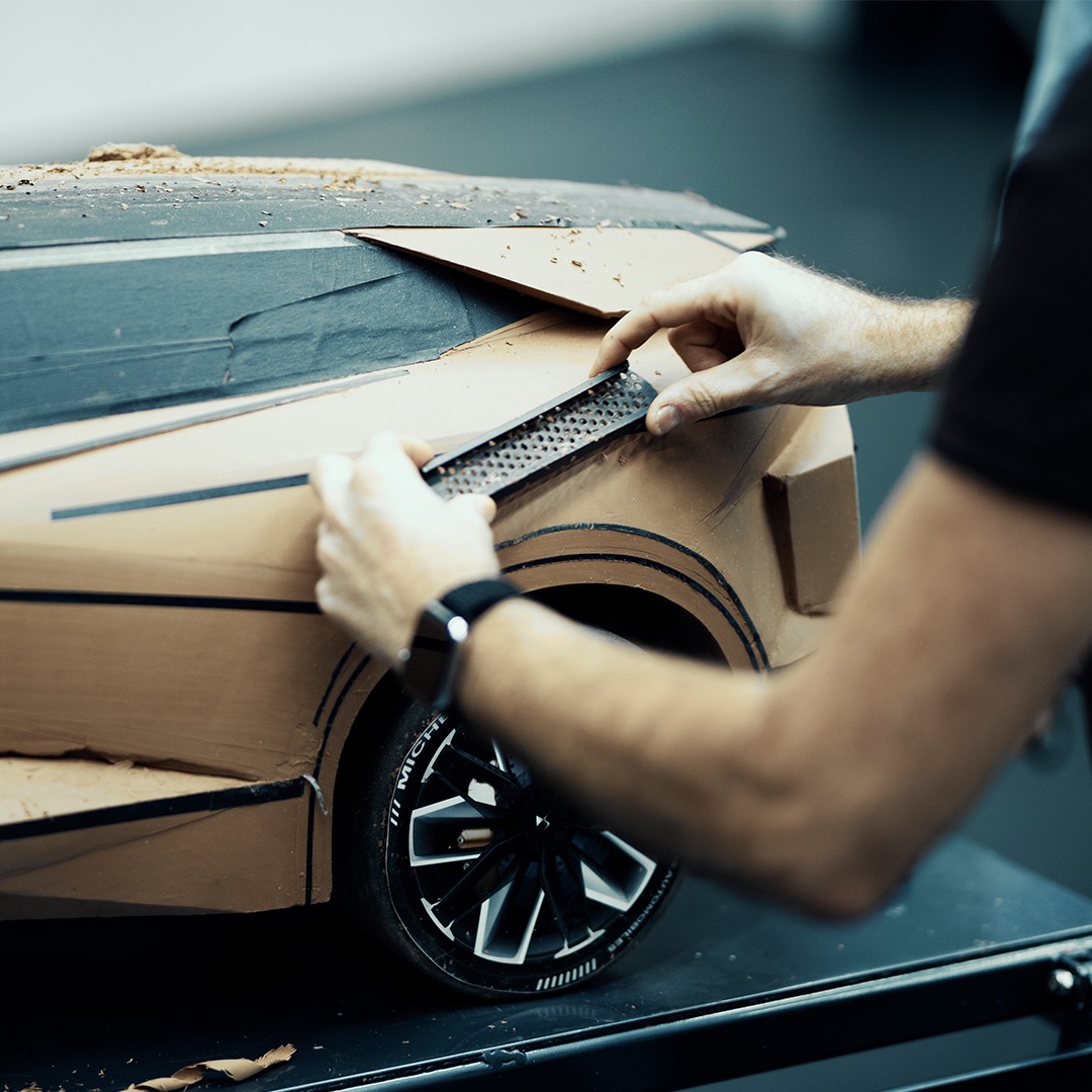 DSAlcala's tweet photo. La Semana del Diseño de París se celebra esta semana y pone de relieve el savoir-faire francés y el meticuloso trabajo que hay detrás de cada creación.
#DS #Crossback #DS7 #DS7Crossback #7Crossback #SUV #coche #coches #car #cars #carlovers #instacar #carsofinstagram https://t.co/QQSjxYsUoq