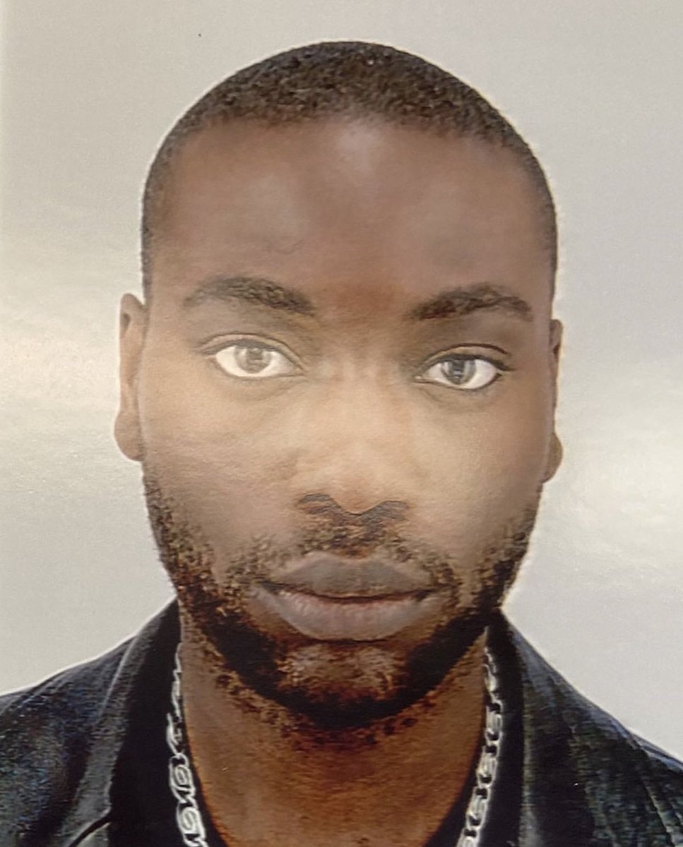 BaleTales's tweet photo. Joshua Ewusie is a British - Ghanaian Designer whose work documents a constant exploration of his identity. Being Ghanaian, but born and raised in London, his work serves as a medium to question how society, culture and politics differ within the West and West African diaspora. https://t.co/8HD3ZQfhvc