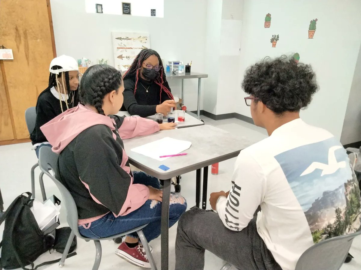 WCHS_CTE's tweet photo. Mrs. Tobin's Foundations of Health Science class enjoyed learning about Blood Types and Blood Transfusions and the importance of transfusing patients with the correct blood during a lab. @ctefornc @CabarrusCTE https://t.co/J5z7yZCprw