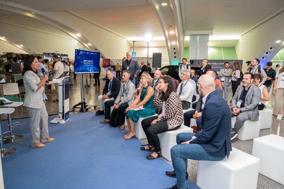 MobilityVlc's tweet photo. 🚀El ecosistema emprendedor valenciano representado en el #SMV2022 gracias a @hyperloopupv @FSUPVteam @wattmobileupv @Gaia_Green_Tech @MiivoMobility @V2C_Charge Last Mile Team,SpotiEnergy @atriamove @WonderBitsNet @UNAcare_EU Movelso @skrollerbelt  @volveromobility UNIMOV o Spiny https://t.co/VVPitQUpeg