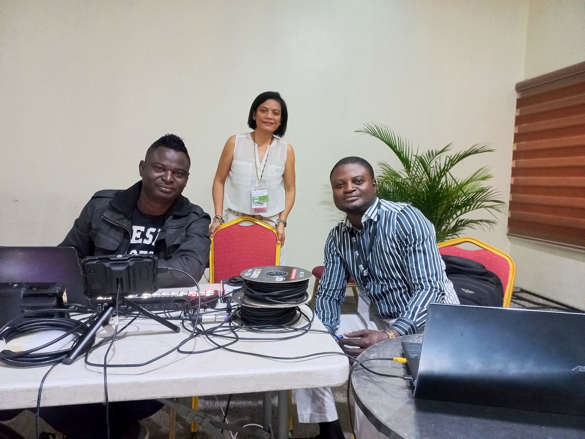 dajieodok's tweet photo. Communications colleagues working hard at the Genome Editing Training in Abuja to ensure our message is heard loud, and clear!
#geneEditingcoms
#communicatingscience
#allies4sciencecoms
#ScienceComs
@OrowaleOmolara
@AburTerngu @kslopez77 @BuddyWhite_NG @tundex98 https://t.co/iX2Q86fo60