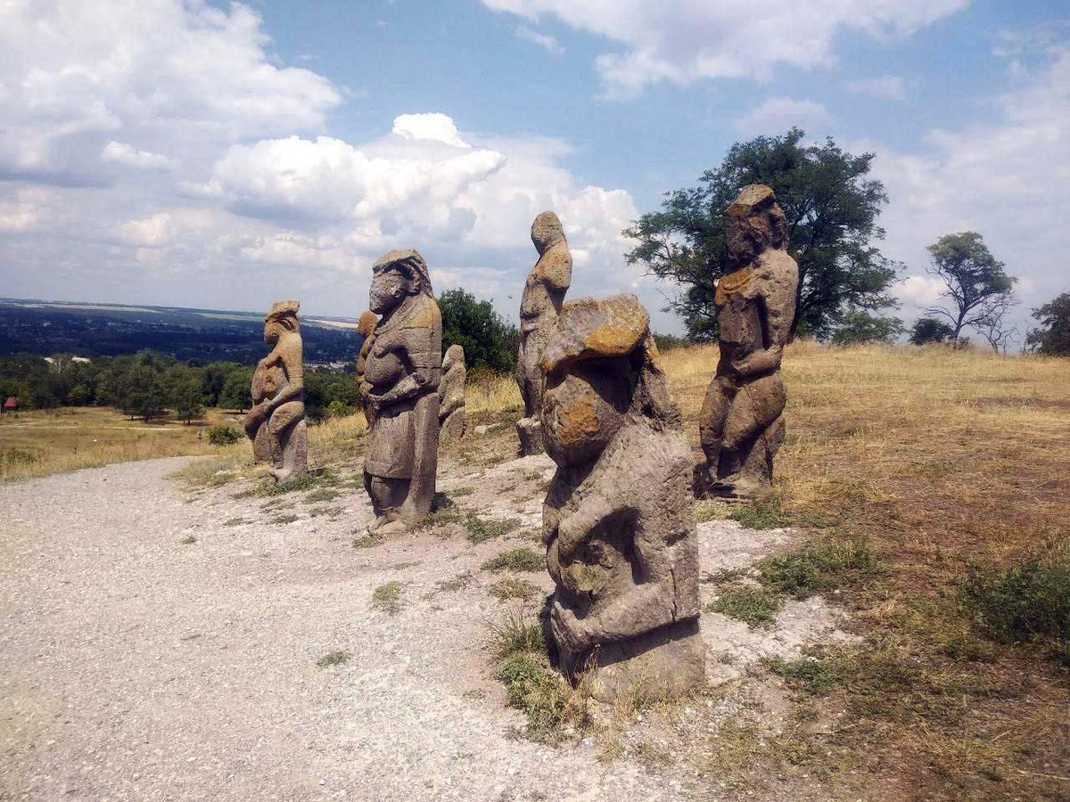 welcome2ukr's tweet photo. #Russians try to destroy our culture...
#Izyum, Kremenets Mountain https://t.co/VQbEmzgqwu