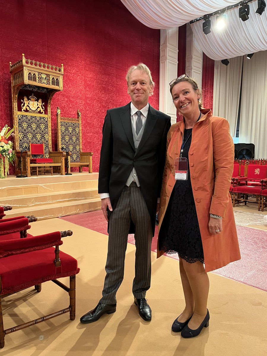 In my new role as deputy director of protocol, I am at Prinsjesdag together with director @dkuhling. This day is annually on the 3rd Tuesday in September, when the King gives a speech to open the parliamentary year. His speech sets out the government's key plans for coming year.