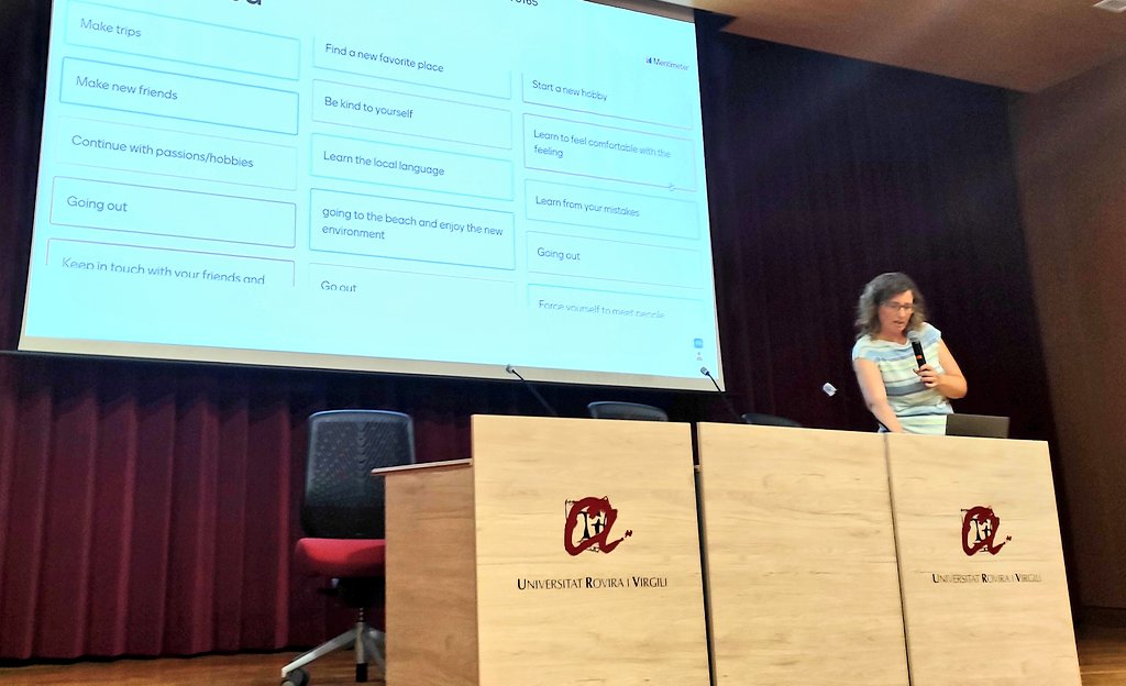 #Welcomedays at the <a href="/universitatURV/">Universitat Rovira i Virgili</a>. Today <a href="/JMCanals/">JMCanals🥂</a>, Commissionate of internationalization, welcomed the incoming students and told them to enjoy their new home: the URV. An interactive workshop on #cultureshock followed together with  information on student services. #Welcome