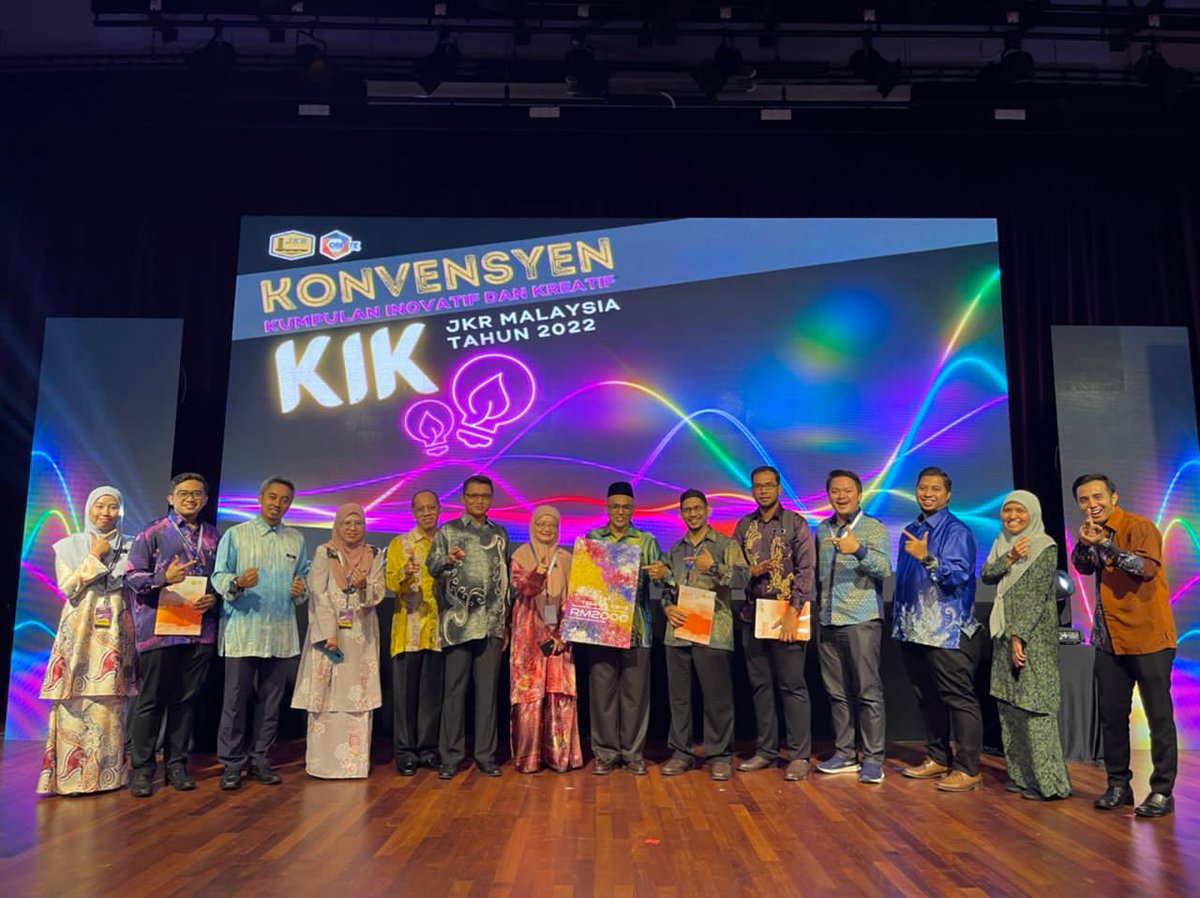 OsmanPwd's tweet photo. Alhamdulillah.. Tahniahhhh semua kepada rakan² team projek EZ LIFT.. Anda semua hebattt.
@zalina_my
@IrZulkifli3
@JKRMalaysia 
@CREaTEJKR https://t.co/hG44BBJgih