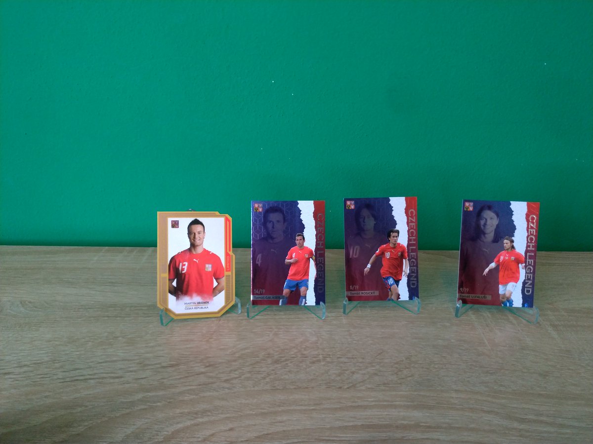 SberatelskeK's tweet image. Otevřel jsem 3 boxy a myslím jsi že se povedli :-)

celé video zde youtube.com/watch?v=aAS5_Q…

#proarena #proarenafootball #fotbalovekarty #fotbal #rosicky #tomasrosicky #opencards