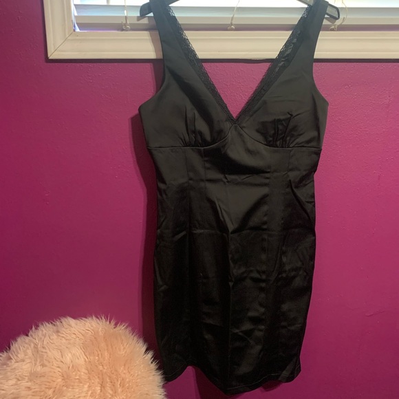 mirandasworld23's tweet photo. So good I had to share! Check out all the items I'm loving on @Poshmarkapp from @ClosetShannel #poshmark #fashion #style #shopmycloset #shannelscloset #2bbebe #batman: https://t.co/8iqzY3OwWw https://t.co/IOHdnlLVLd