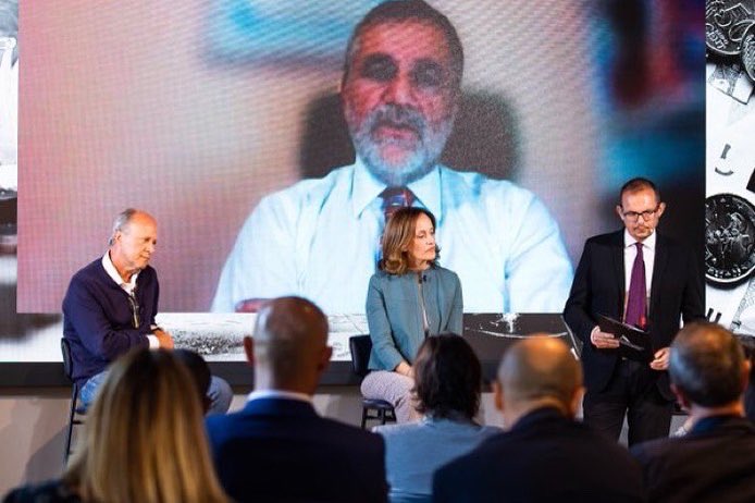 AndreaZirilli75's tweet photo. Quali trasformazioni sta affrontando la PA?Come approcciare al meglio le azioni necessarie a supportare il cambiamento?Ho avuto il piacere di moderare un confronto su questi temi.Con
Alessandra Spagnolo,Guido Stratta,Michele Bertola,Massimiliano Paladini @EnelGroupIT @AliaServizi https://t.co/XsWAWvqKKE