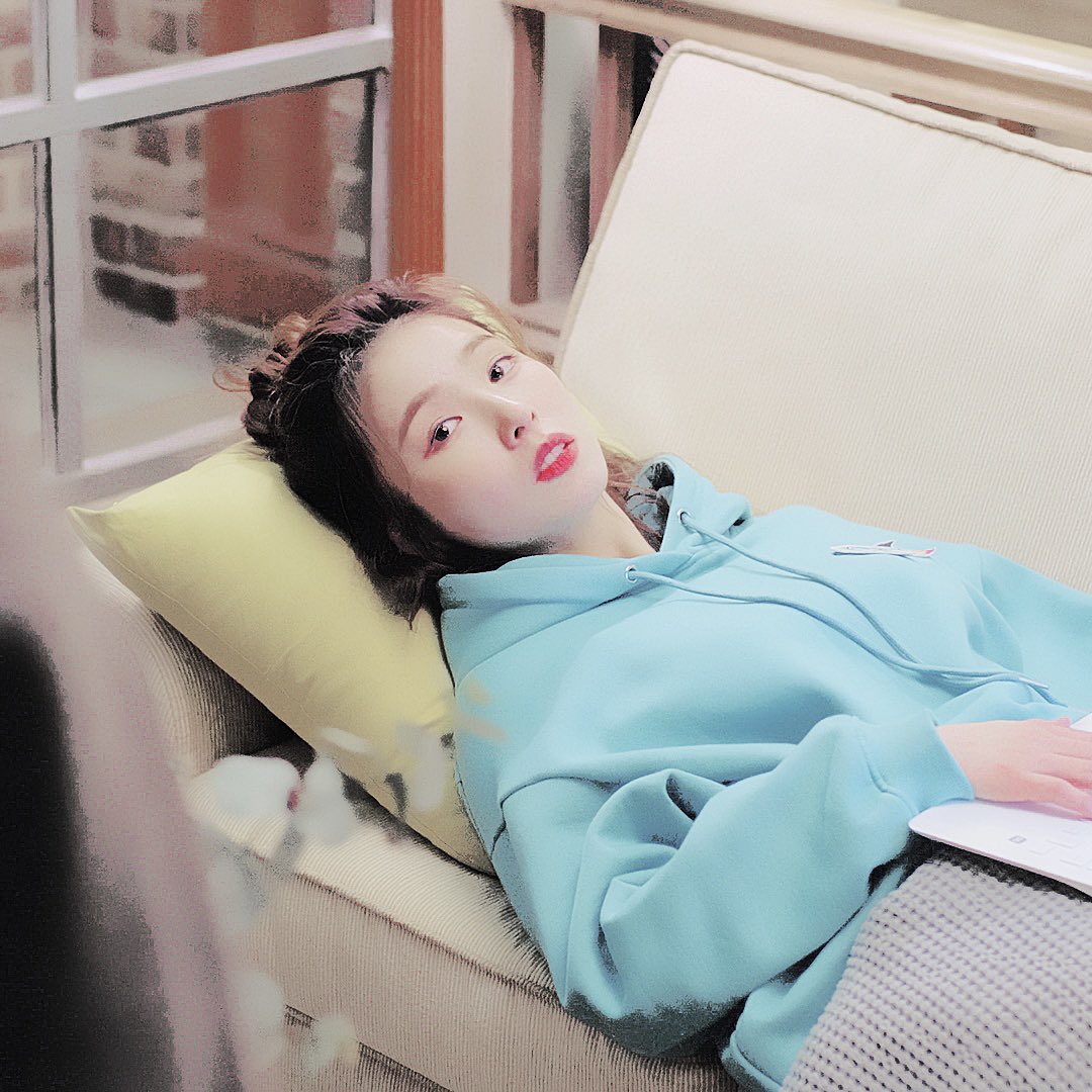 OhA1wn's tweet photo. 지금 한가해? 바쁘면 시간 내요. 나 산책시켜줘. https://t.co/LPZbGABZx3