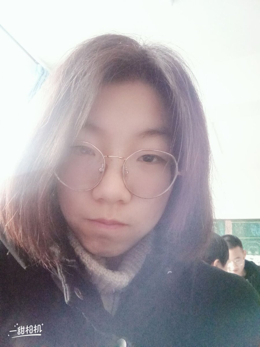 dog16281180's tweet photo. 爸爸们，看你们咯
一个���上课逼里插一根笔一节课
两个转两根两根两节课
三个三根一下午
四个四根一下午
多了不行了最多四根👻
十个小心心上课扣十分钟
三十扣一节课
一百上课高潮哦🙄
（同桌是男的） https://t.co/5GWoL5jOee