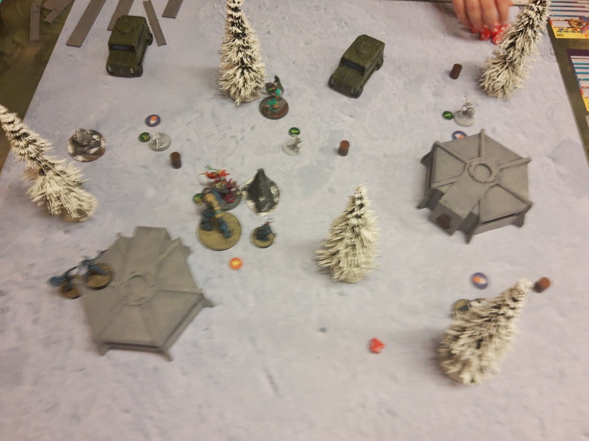 rexim90's tweet photo. Toad takes middle and voodoo picks my extract so I pick violence as my option and deal 4 to voodoo. Cable starts to work on Jugger but isn't very effective. (4-5) https://t.co/aLgmwUBM6d