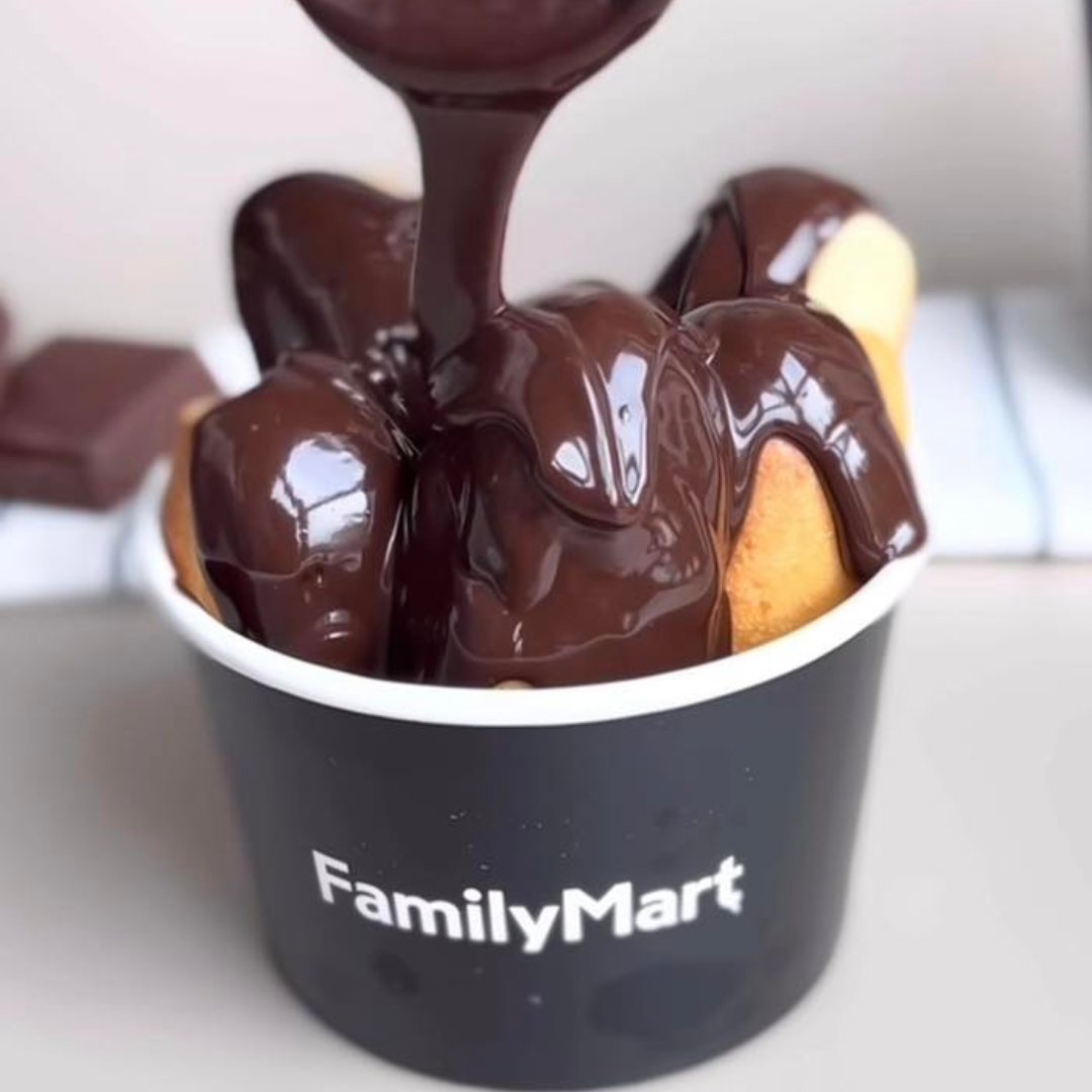 DailyMakan's tweet photo. Family Mart keluarkan Chocolate Pretzel Stick &amp; Rice Puff Corn Moza 🤩

@familymartmy https://t.co/8s5y290gs3
