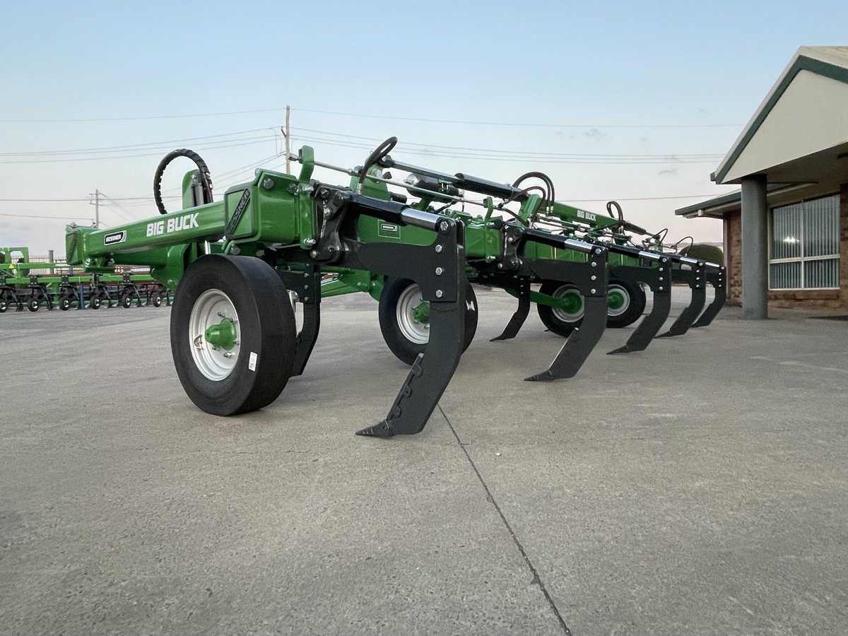 Gessner have just sent down to Giffard, VIC a single fold, trailing "Buck Buck" deep ripper.  The 6.7m wide frame has 9 hydraulic shanks with a new tyne design set on 750mm spacings and capable of ripping up to 500mm depths.  Ideal for farmers with mid-range hp tractors.