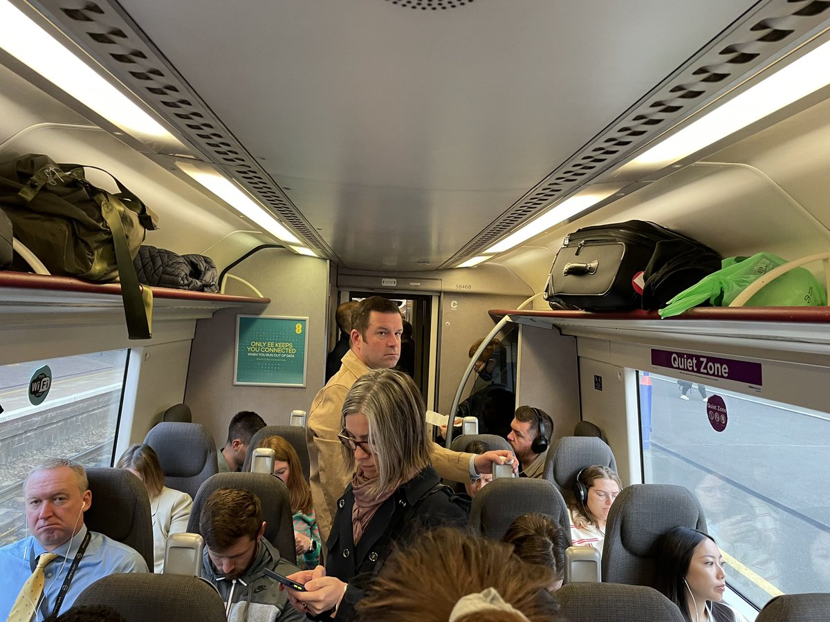 JohnOBrien12's tweet photo. @chilternrailway standing room only again on the 3 carriage 740am Bicester North to London Marylebone. Why? https://t.co/W7nhU0garT