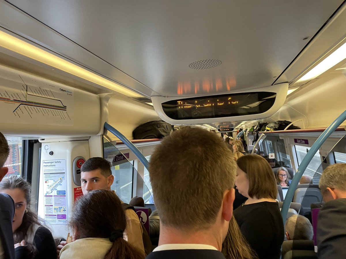 JohnOBrien12's tweet photo. @chilternrailway standing room only again on the 3 carriage 740am Bicester North to London Marylebone. Why? https://t.co/W7nhU0garT
