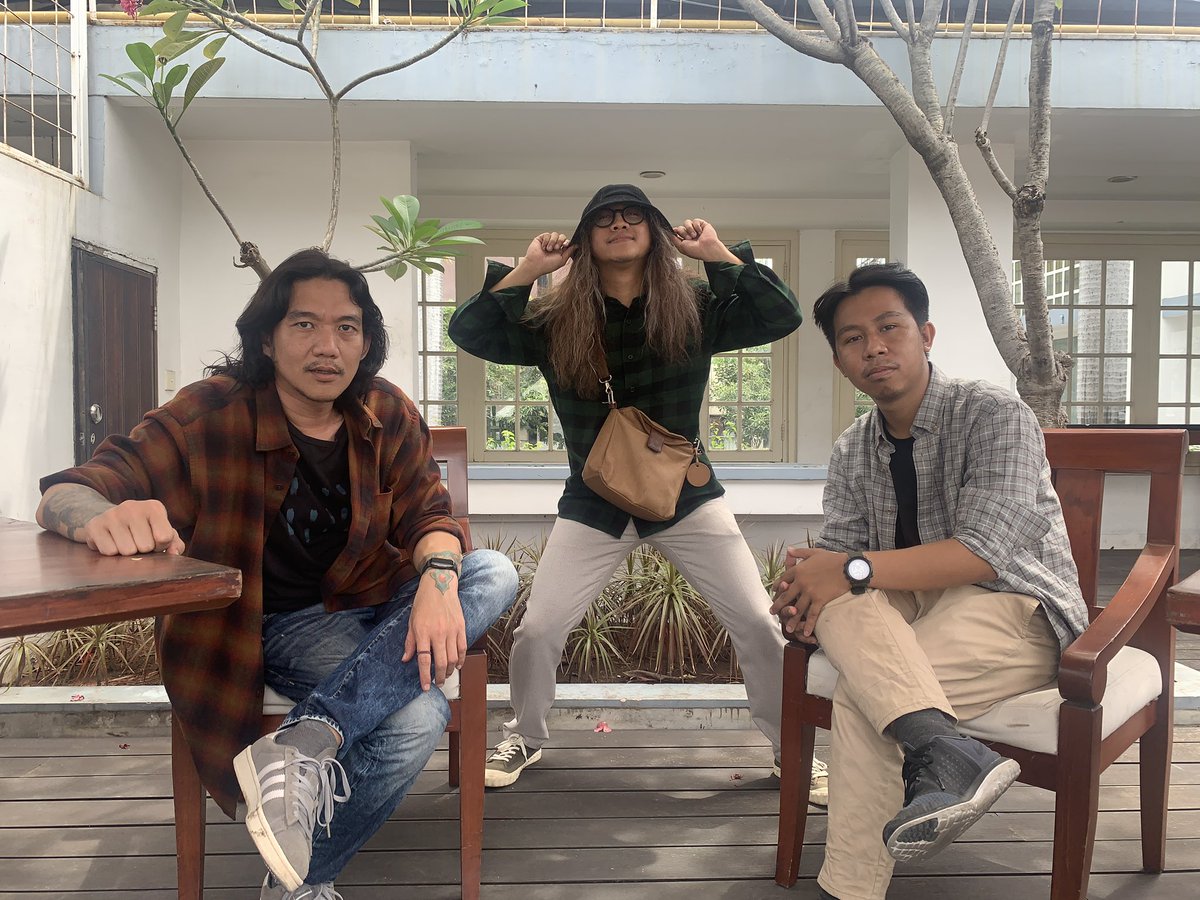 ainunrozi's tweet photo. Ini dia persiapan style gw buat join #gengflannel!!! Gokilll, udah keren gini gw dan temen-temen gw!! Ya, kan? https://t.co/DP33gGA9H5