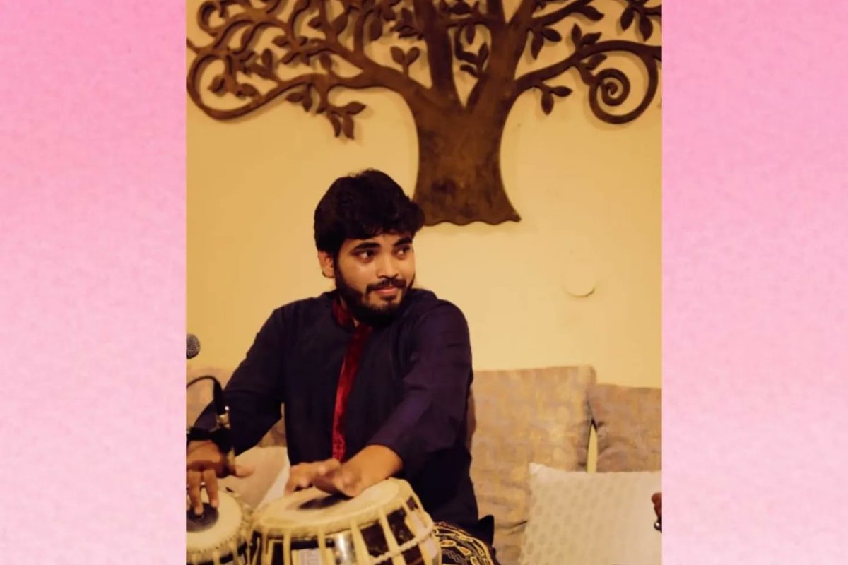 Debjit_tabla's tweet photo. Sharing some moments from the Tabla Solo Recital at @thepinklotusacademia in Delhi accompanied by Mudassir Khan bhai on sarengi. Had a great time meeting dear Yashwant Vaishnav bhai. Thanks to Soumitra Thakur bhai and the entire team of The Pink Lotus Academia for inviting me.. https://t.co/aJMzNAUx1B