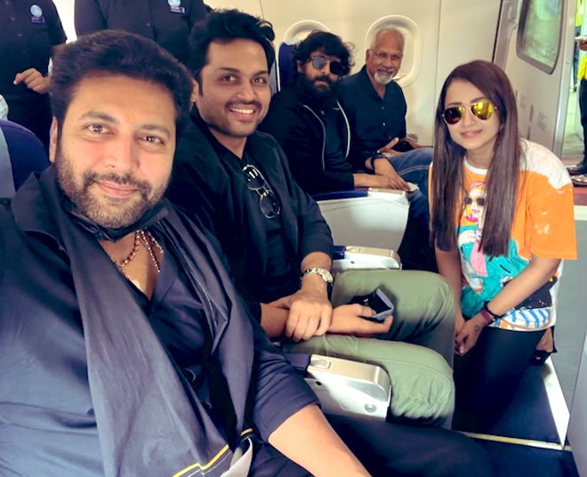 FdFFyYpaMAU-ZJW?format=jpg&name=small