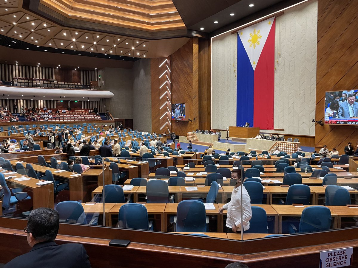 Atty_Lai's tweet photo. Waiting for Comelec’s turn. Plenary Budget Deliberations and Hearing. https://t.co/JNpBKdOUVM