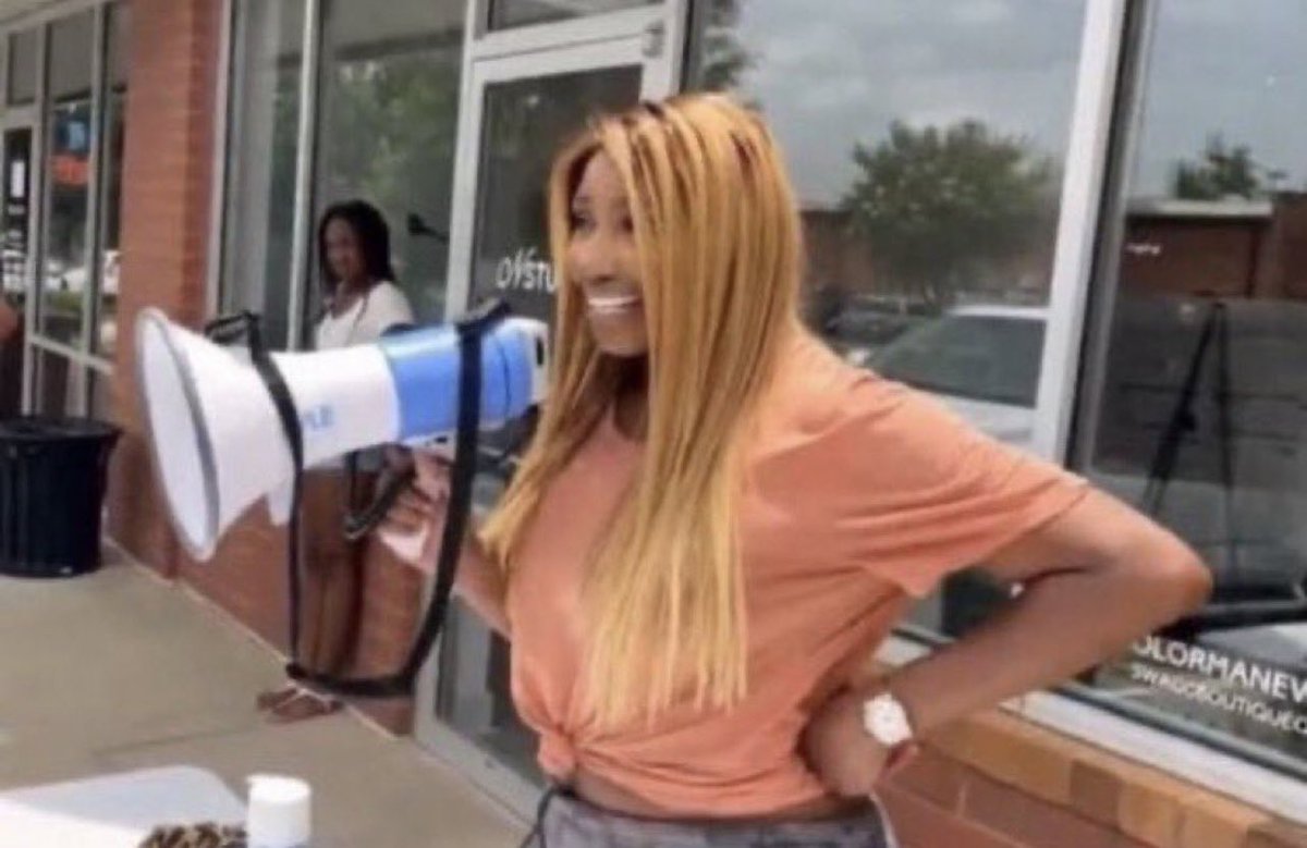 _youngloco's tweet photo. “5500 for a new pair of titties, I buy em like Jordan’s. Give her a couple thousand now she feeling important. Dick her down she’ll be gone by the morning” https://t.co/sJ8LXvXSpJ