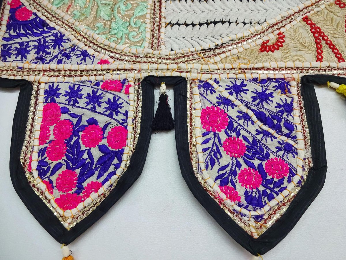 #handmade #onlineHandicrafts #hutse #indian #handicraft #ebay #DoorValance #HomeDecor #wallHanging  #vintage #wallart #walldecor #decor #cotton #gift #B2B #door #border #custommade #Embroided #windowArt #trending #FB #rajasthan #VA30 

ebay.com/str/onlinehand…