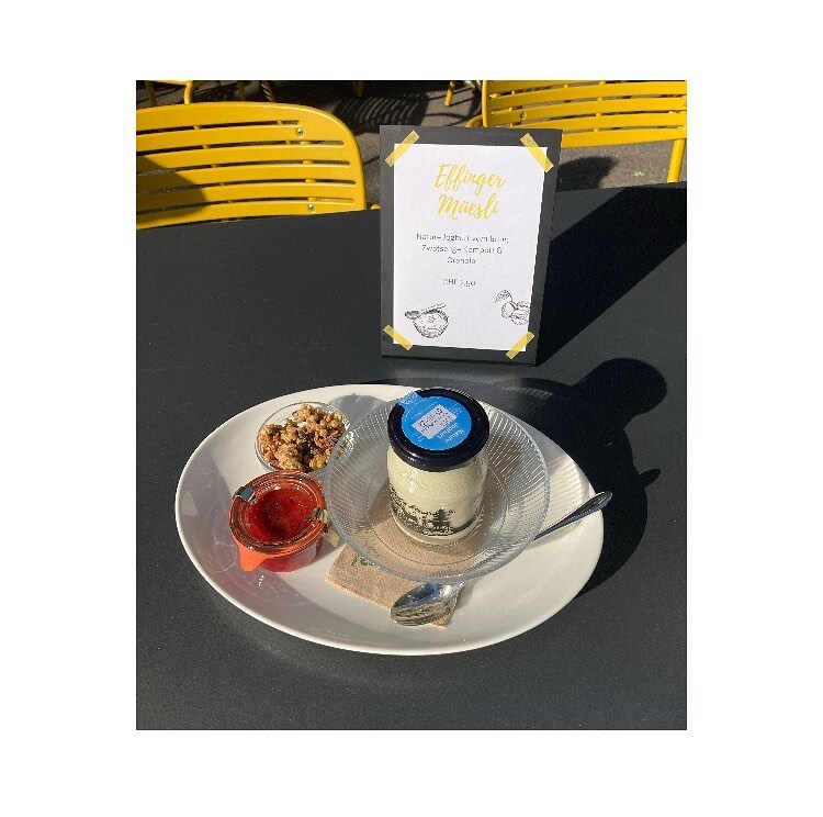 Neu bei uns: Joghurt, Müesli und Zwetschgen-Kompott 🥣 

Für 7.50.- gibts das neue Zmorge bei uns. 

#effinger #effingerbern #zmorge #müesli #zwätschge #effingerzmorge instagr.am/p/CiuA0mLKBZU/