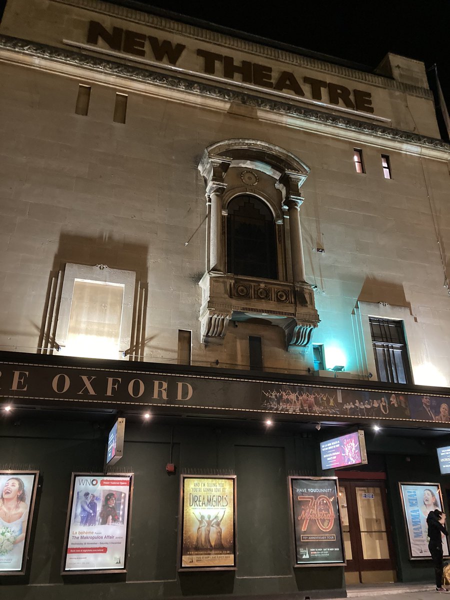 Delighted to be part of the <a href="/r0undsquare/">Round Square</a> international conference <a href="/SPC_Oxford/">St Peter's College</a> #takelessbemore #plusestenvous <a href="/FelstedRoundSq/">@FelstedRoundSquare</a> #felstedinternational