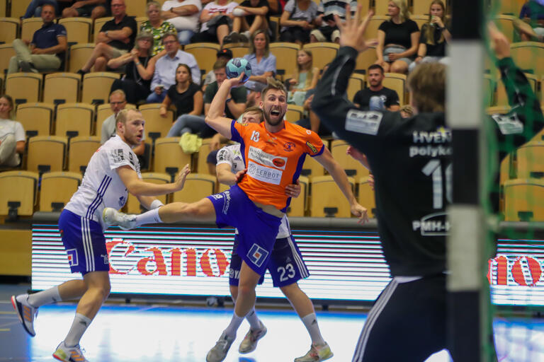 Doldisen Warvne om åren utomlands, bästa minnet och kärleken till Lindesberg
handbollskanalen.se/division1/dold…