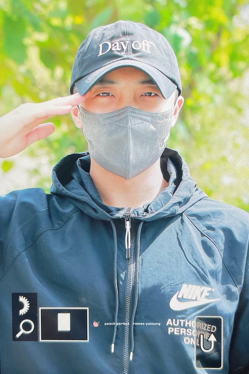 19960319_net's tweet photo. 220920 #황윤성 #윤성 #로미오

감자도리 충성🫡 https://t.co/tr88EyBSRe