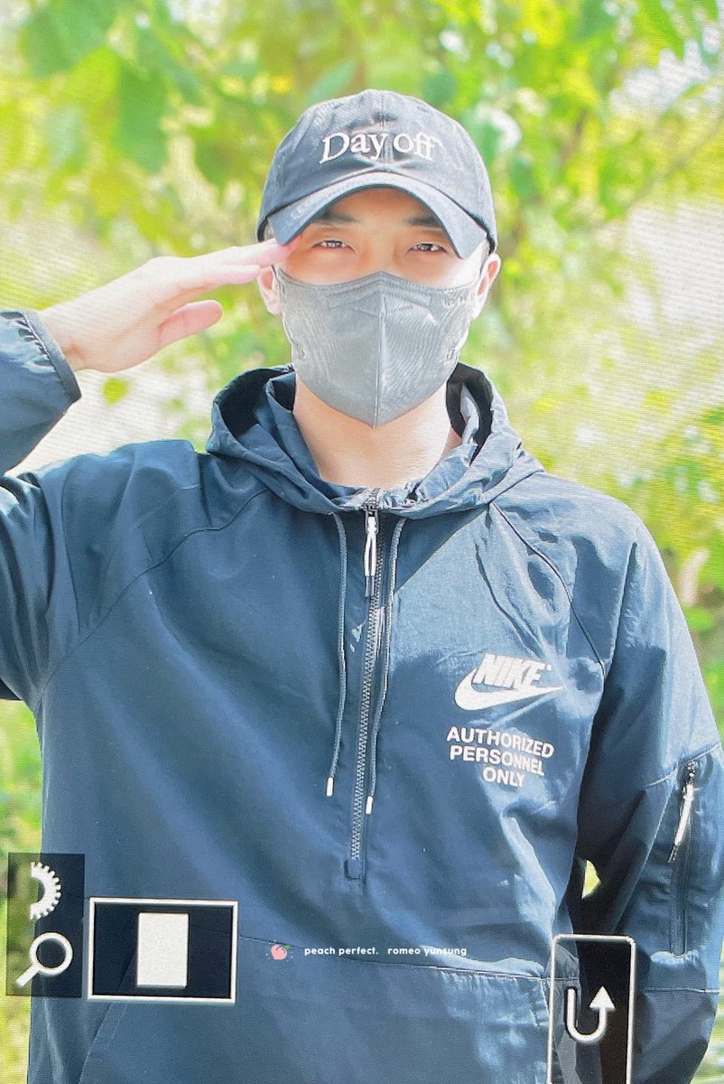 19960319_net's tweet photo. 220920 #황윤성 #윤성 #로미오

감자도리 충성🫡 https://t.co/tr88EyBSRe