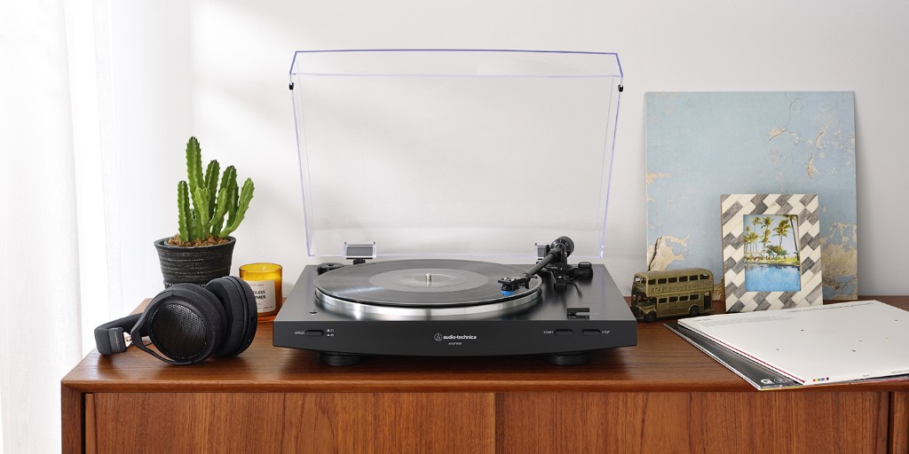 AudioTechnicaEU's tweet photo. With Bluetooth technology, #LP3XBT gives you freedom of movement while producing unrivalled sound quality 🎶
Find out more about #turntable 👉 https://t.co/dt4hzrw7lD https://t.co/ppWAd06L3q