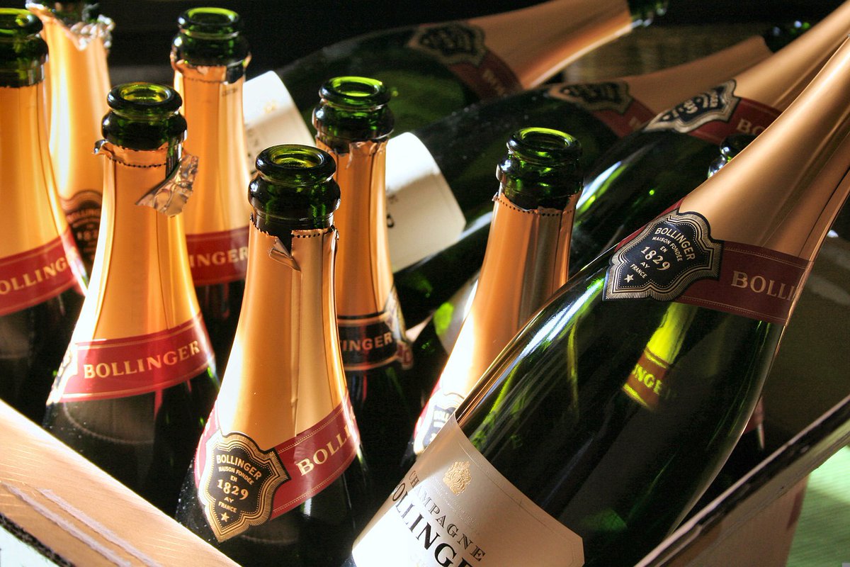 KingsFineFood's tweet photo. Champagne is the world’s favourite celebratory drink. 

https://t.co/PCyGkrxqd0

#champagne #champagepairing #champagnelife #caviar #bottles #bottlesize #buyonline #piccolo #demi #standard #regular #magnum #jeroboam #methuselah #salmanazar #balthazar #Nebuchadnezzar #pint https://t.co/UHizm4pRxq