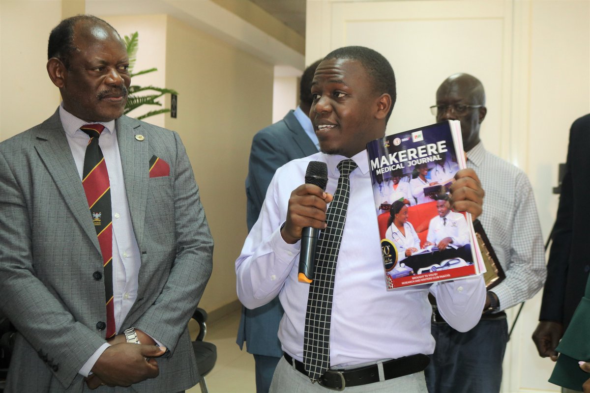 THRiVEDELTAS's tweet photo. The @Makerere Vice Chancellor, Prof. @ProfNawangwe also launched the Makerere Medical Journal (MMJ), an online &amp; in-print biomedical journal published by the Research &amp; Writer's Club @MakerereCHS. A hard copy of the journal was handed to the VC by @AsasiraIgnatiu2.👏🥳 https://t.co/BzeLoqvpkL