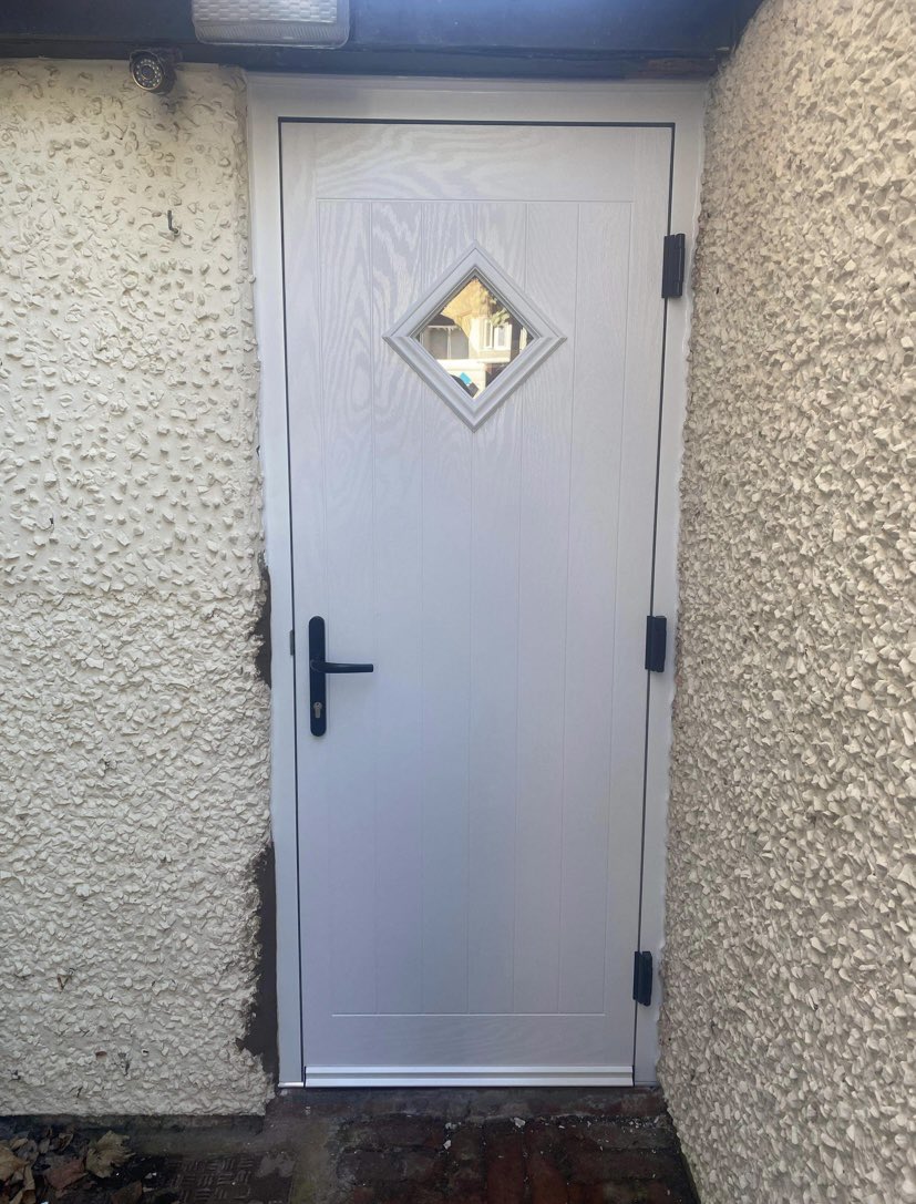 Before, during and after in Stanley Rd, Hoylake. A simple and practical white composite door which does as it says on the tin. Strong, secure, safe and straightforward.

hilbrewindows.co.uk
0151 632 5550