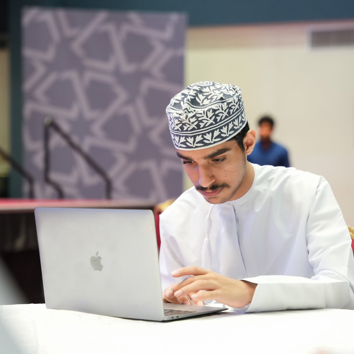 MEC_Oman's tweet photo. As part of #Skillz+, Ms Samiha Najah and Dr Vikas Rao gave an informative hands-on session on Data Visualization using Google Data Studio. The workshop brought together students from different schools in the Sultanate. https://t.co/OJeXOtFudH