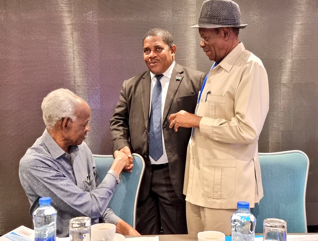ahmedkherlid's tweet photo. Together with the Giants, Mzee Joseph Warioba and Mzee Joseph Butiku @MwalimuNyerere https://t.co/njRP5trT26