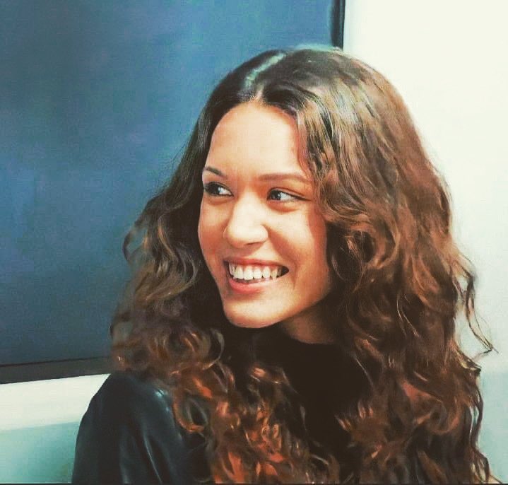 fan_hazalsubasi's tweet photo. Gülüşün bir ömre bedel kuzum. 💛💛 @subasiihazal #HazalSubaşı #hazal #hazalım #gülüşün #aşk #kuzum #mutluluk #mutlu #HepMutluOl https://t.co/qZc0ANDdTX
