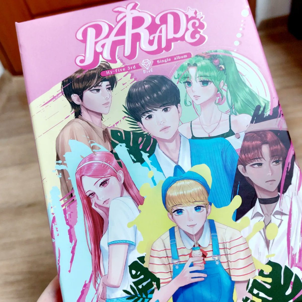 gnssudpdylove's tweet image. Hy-Five 3집 실물앨범이 드디어 왔구나 🥰😍
쿠르랑 요쿠 완전 귀엽다 ㅋㅋ 그리고 앨범 퀄리티가
완전 고퀄이다 고퀄이야.퍼레이드 앨범 흥해라 프레딧도 흥해라!
@hyfive_official_ @yysbeast @highlight_auent 
#hyfive #하이파이브 #프레딧 #한국야쿠르트 #양요섭 #요쿠 #쿠르