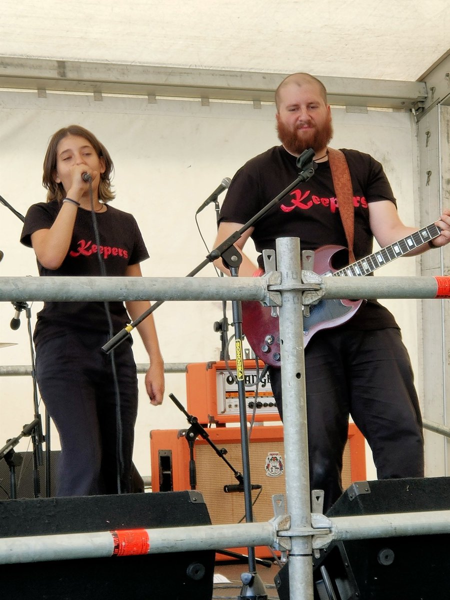 Queremos agradecer al gran Diego Calvo su colaboración. Un honor compartir escenario contigo!! #FeneRock #keepers #vivaelrock