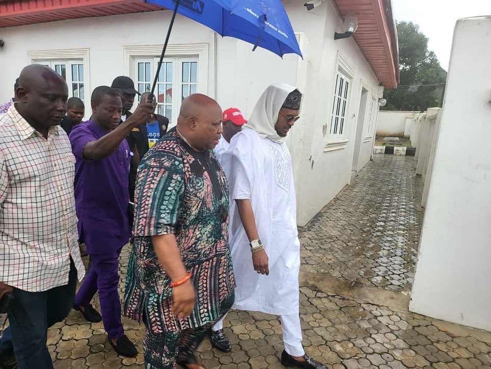 ShinaPeller's tweet photo. I visited the Osun State Governor-elect, Senator Ademola Adeleke, at his country home, Ede, in Osun State, with members of the Lead Generation Initiative (LGI). @leadgennig https://t.co/fpXD901KkR