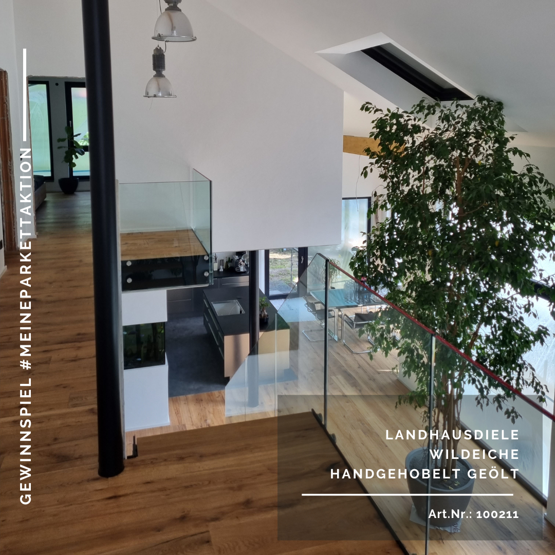 Was für eine Aussicht! Landhausdiele Wildeiche, soweit das Auge reicht! 😍 Wir sind begeistert und drücken die Daumen für unser Gewinnspiel im September. 

Für alle, die's nachkaufen wollen: Verlegt wurde hier unsere Art.Nr: 100211 Landhausdiele Wildeich...